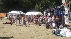 Une négociation a été menée avec la municipalité pour que la musique soit coupée le temps. Becquigny 80 Rave Party Ce Week End Pres De Montdidier