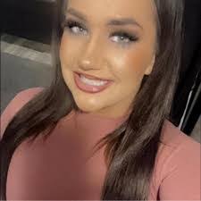 Cally Cropper's Instagram, Twitter & Facebook