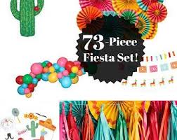 Articulos Similares A Coche De Madera Hechos A Mano Vehiculos Todoterreno Organicas Naturales Juguetes De Mad Guns Party Fiesta Photo Booth Streamer Backdrop