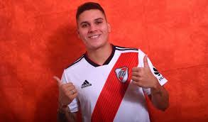 Ahora el reto de juan fernando quintero es hacer parte del juego de vuelta ante boca, por copa libertadores. Quintero And Armani Wear The New Clothes Of River Plate