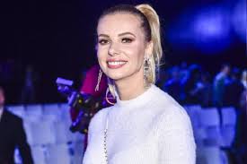 Izabela janachowska od miesiąca jest mamą małego christophera alexandra. Janachowska Wsciekla Na Hejterow Nazywa Ich Polmozgami Super Express Wiadomosci Polityka Sport