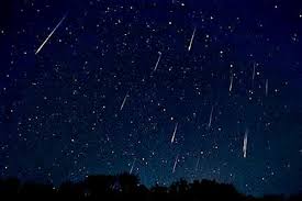 Esta lluvia de estrellas se da porque la tierra se cruza por la estela de escombros dejada por el cometa halley. Guia Para Fotografiar Estrellas Fugaces Astroaficion