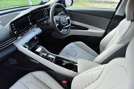 2021 hyundai elantra aka avante is finally caught on camera here in korea, and this video has english audio. 2020 Hyundai Avante Review Advanced Tech For All Carbuyer Com Sg