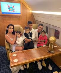 Georgina has worked as a waitress at bristol, england. Verheiratet Georgina Nennt Cristiano Ronaldo Ihren Ehemann Promiflash De