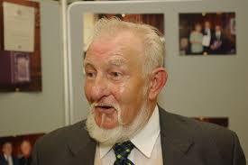 My Granddad was the Captain of the Grimsby Trawler the “ Wellard”. Sadly I  never knew him as he died at sea in 1948 and his body was brought into  Peterhead. Wondered