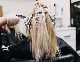 Best Hair Salons In Hong Kong Where To Brunette Hair Color With Highlights Caramel Honey Medium Lengths Hair Highlights Hair Color Balayage Hair Caramel