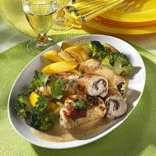 Putenrollchen Mit Krauterfrischkase Rezept Lecker Putenrollchen Rezepte Leichte Gerichte