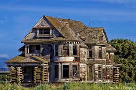 Abandoned House In Santa Cruz California Abandoned Mansions Abandoned Houses Abandoned Places