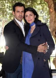 Henna madonna m.ginkaserotic on instagram: Anna Valle And Ulisse Lendaro Dating Gossip News Photos