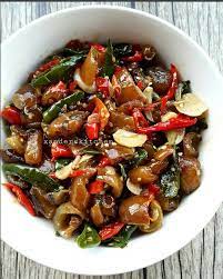 Resep tongseng kikil sapi empuk dan gurih,kikil sapi pasti semua sudah tau kan jangan lupa like dan subscribe yah teman. Cara Membuat Oseng Kikil Baca Resep