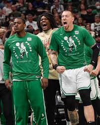 Danielle Dextraze (@ddextraze84)