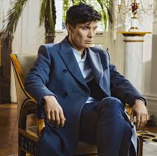 Cillian murphy and his wife of 12 years yvonne mcguinness first met during the backstage of his show in 1996. Cillian Murphy Biography Net Worth Height Movies Age Wife And Kids Abtc