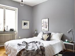 While fashion designer stefano pilati's paris duplex is bursting with color and a treasure trove of antiques and artifacts, his master bedroom is artfully spare. Small Bedroom Gray Walls Novocom Top