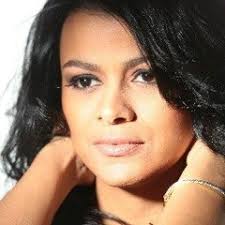 Stream Erika Marques 8 music