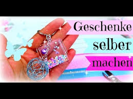 Wenn sie immer noch kein passendes geschenk für ihre liebe gefunden haben, können sie es vielleicht dieses jahr mit unseren bastelideen zum valentinstag versuchen. Kleine Geschenke Selber Machen Diy Inspiration Bastelideen Schlusselanhanger Selber Machen Youtube