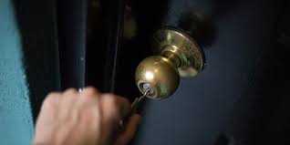 Insert your pick into the keyway and lightly feel the position of pins. 6 Simple Ways To Get A Broken Key Out Of A Lock