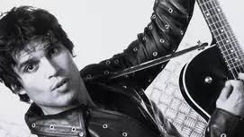 Pedro Suárez Vértiz: Primer guitarrista de recordó inicios