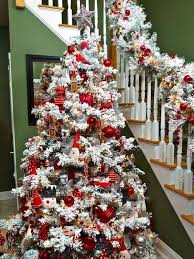 Flocked Christmas Tree A Wintry Look Of Your Christmas Decoration Flocked Christmas Trees Decorated Flocked Christmas Trees Red Christmas Tree