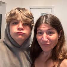 These girls keepin me hydrated🌹...