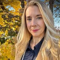 Amy Sowder's Instagram, Twitter & Facebook