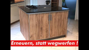 Ich ziehe bald um, habe dort eine neue küche die auch wirklich schön ist, bis auf die dunkle arbeitsplatte. Klinger Folien De Kuche Arbeitsplatte Einbauschrank Mit Klebefolie Bzw Mobelfolie Bekleben Youtube
