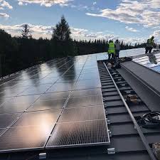 Here trevor describes how a good solar installer should install solar panels to a metal roof and how bad installers, in a hurry can do the wrong thing and holier than thou? Home Nord Solar