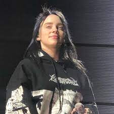 Virginie En Instagram New Billie Performing At Rockland Trust Bank Pavillion In Boston Ma Usa Billieeili Billie Billie Eilish Billie Eilish Black Hair