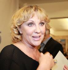 Яковлева — лауреат государственной премии рф (2000), двух премий «ника» (1990, 1993), премии «тэфи» (2004) и двух премий. Elena Yakovleva Boitsya Za Syna Starhit Ru