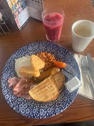 Pub chain jd wetherspoon says it wants to triple its coffee and breakfast sales over the next 18 the company is cutting the price of coffee and breakfast in a bid to capture a greater share of the. What Happened When I Ate At Wetherspoons In Hull Every Day For A Week Anna Riley Hull Live