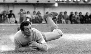 Todos los jugadores del equipo salieron al gramado del estadio hidalgo vistiendo los buzos que. Hoy Se Celebra El Dia Del Arquero Argentino El Liberal Movil