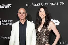 Das ehepaar heiratete kurz nach der geburt seines kindes, doch nach einigen finanziellen schwierigkeiten und nachlässigkeiten durch jorgensen endete die ehe nach nur siebzehn. Mackenzie Scott Ex Frau Von Jeff Bezos Will Ihr Vermogen Spenden Business Insider