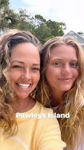 Ashley Weller's Instagram, Twitter & Facebook