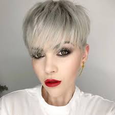 Strizhka Garson Stil Komfort Universalnost V Ritmi Zhittya Cheveux Courts Cheveux Courts Frange Coiffure Courte Quelle coupe de cheveux et coiffure choisir selon la morphologie et forme de son visage ? pinterest