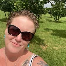 Honoured and grateful to receive the Presenter Award from Eman Channel!