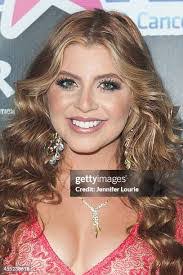 Krystal Hoffman's Instagram, Twitter & Facebook