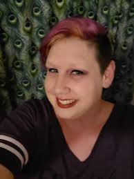 Money Bagg Yo's main chick 'Ari Fletcher' before and after applying  makeup💄👀