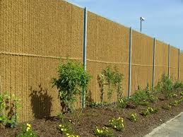 Vorteile der begrünten lärmschutzwand wären neben der lärmminderung für den palmengarten mai 2014 auf einer pressekonferenz die machbarkeitsstudie „vertikaler garten am palmengarten. Koko Wall Lite Von Heras Ist Ein Idealer Larmschutz Fur Den Privatbereich