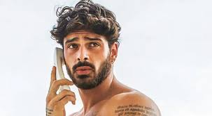 The couple got divorced in 2018. Michele Morrone Anche Icona Gay Ma Dopo Elena D Amario Il Gossip Tace