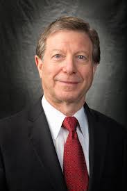 MARK A. CREAGER MD, FAHA, FACC Dr. Mark A. Creager is the Anna Gundlach  Huber Professor of Medicine and Professor of Surgery at