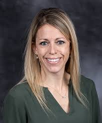 Elizabeth Jahn's Instagram, Twitter & Facebook