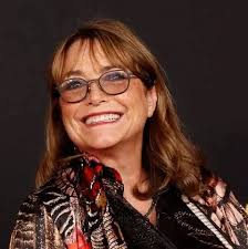 I'm definitely a simp for older women ok, I would literally do/have done  anything for these women, no questions asked 🙂‍↕️