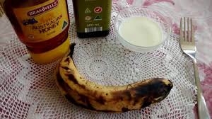 ترطيبة الموز والخميرة تزيل التقصف وتلمع الشعر Banana Food Fruit