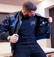 His birthday, what he did before fame, his family life, fun trivia facts, popularity rankings, and more. The Sweat Dior Black Karim Benzema On The Account Instagram Of Karimbenzema Spotern