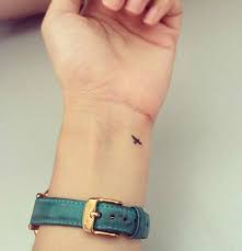 Bilek Dovmeleri Kus Dovmeleri Minimal Dovmeler Kucuk Dovmeler Zarif Dovmeler Comme M Simple Tattoos For Women Hand Tattoos For Women Elegant Tattoos