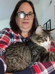 Robin Hawks's Instagram, Twitter & Facebook