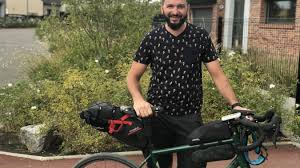 Choix étendu de bicyclettes, vtt et de vélos cargo dans un magasin de proximité espacé et lumineux. Velotaf Qui Sont Ces Habitants Des Weppes Qui Vont Travailler A Bicyclette