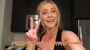 Daisy keech isn't afraid of showing off her keech peach, aka instagram's first certified real booty. Baking W Daisy At 1 Am Pumpkin Pie By Daisy Keech