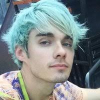 i'm a natural blue (@ethereal_awsten)