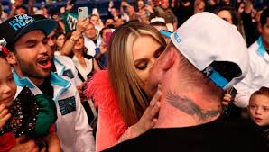 Canelo alvarez has been so outstanding and has caught the heart of many ladies. Uj6qpzbs3c4sam