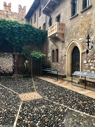 Statue Of Juliet Balcony Casa De Giulietta Verona Italy Italy Juliet Balcony Verona